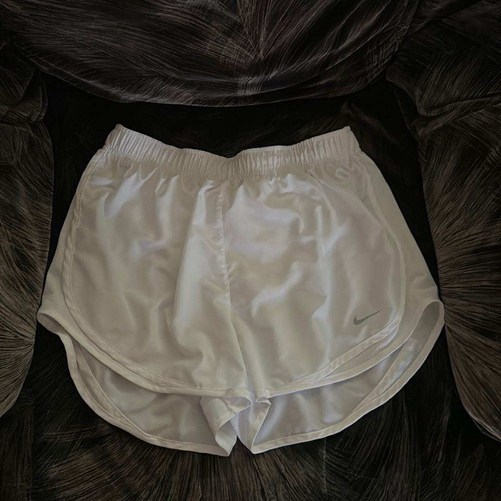 BRAND NEW WHITE NIKE SHORTS!!!!!